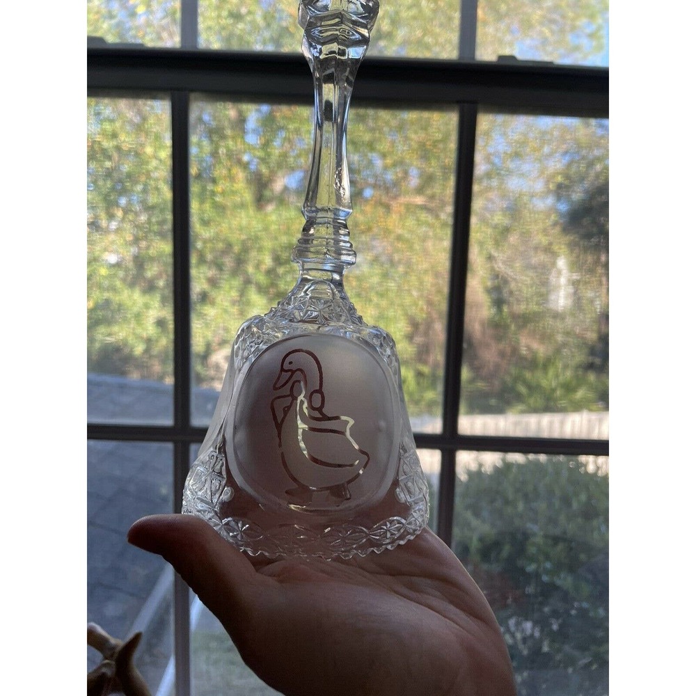 *VINTAGE Crystal Glass 8" Dinner Bell Goose Sawtooth Edge - Picture 3 of 7